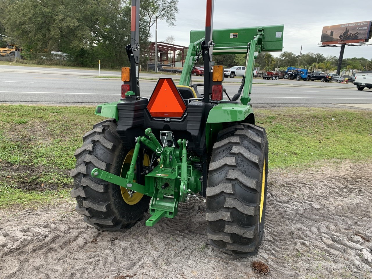 2025 John Deere 4066M Image 4