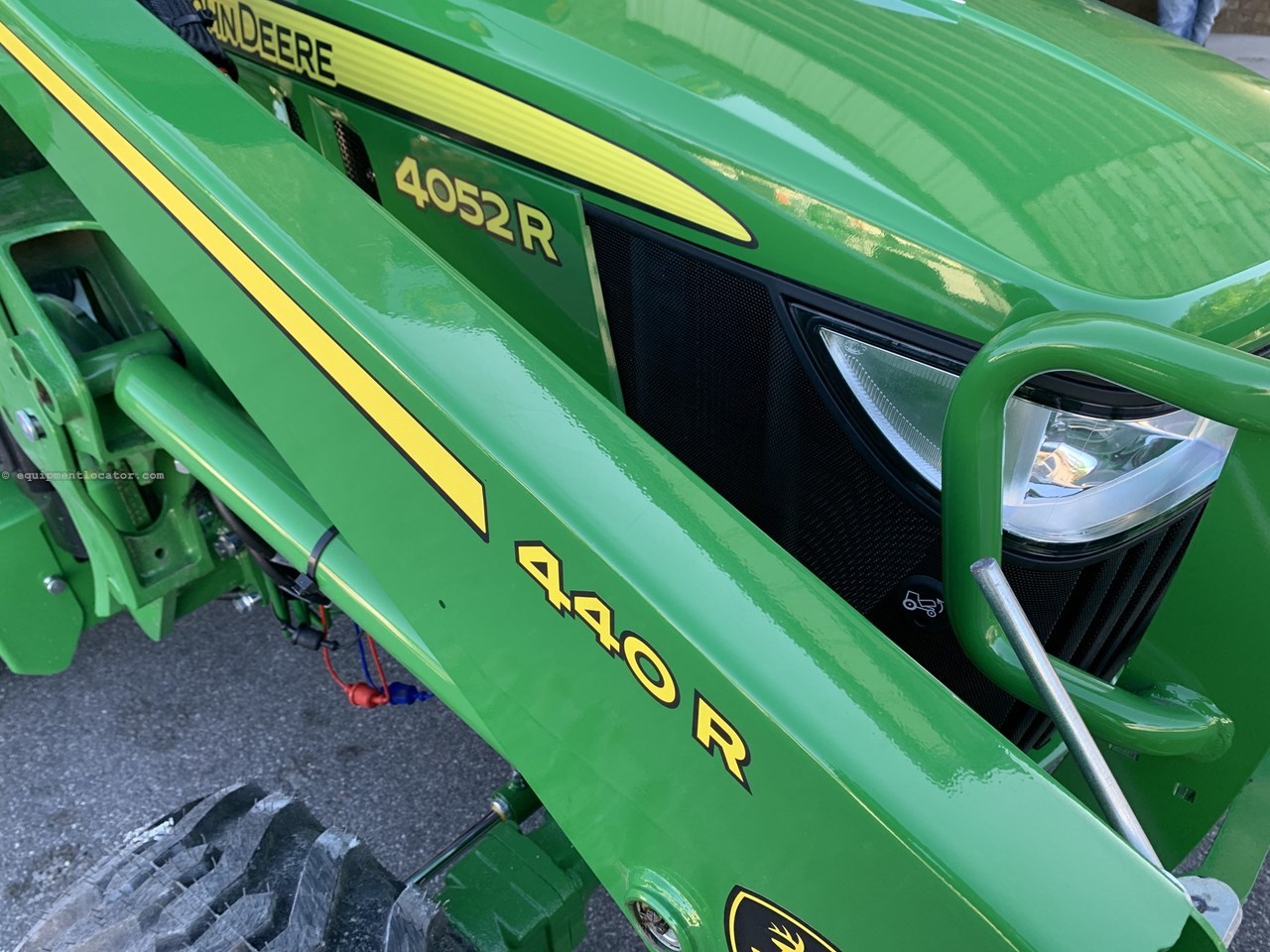 2025 John Deere 4052R Image 4