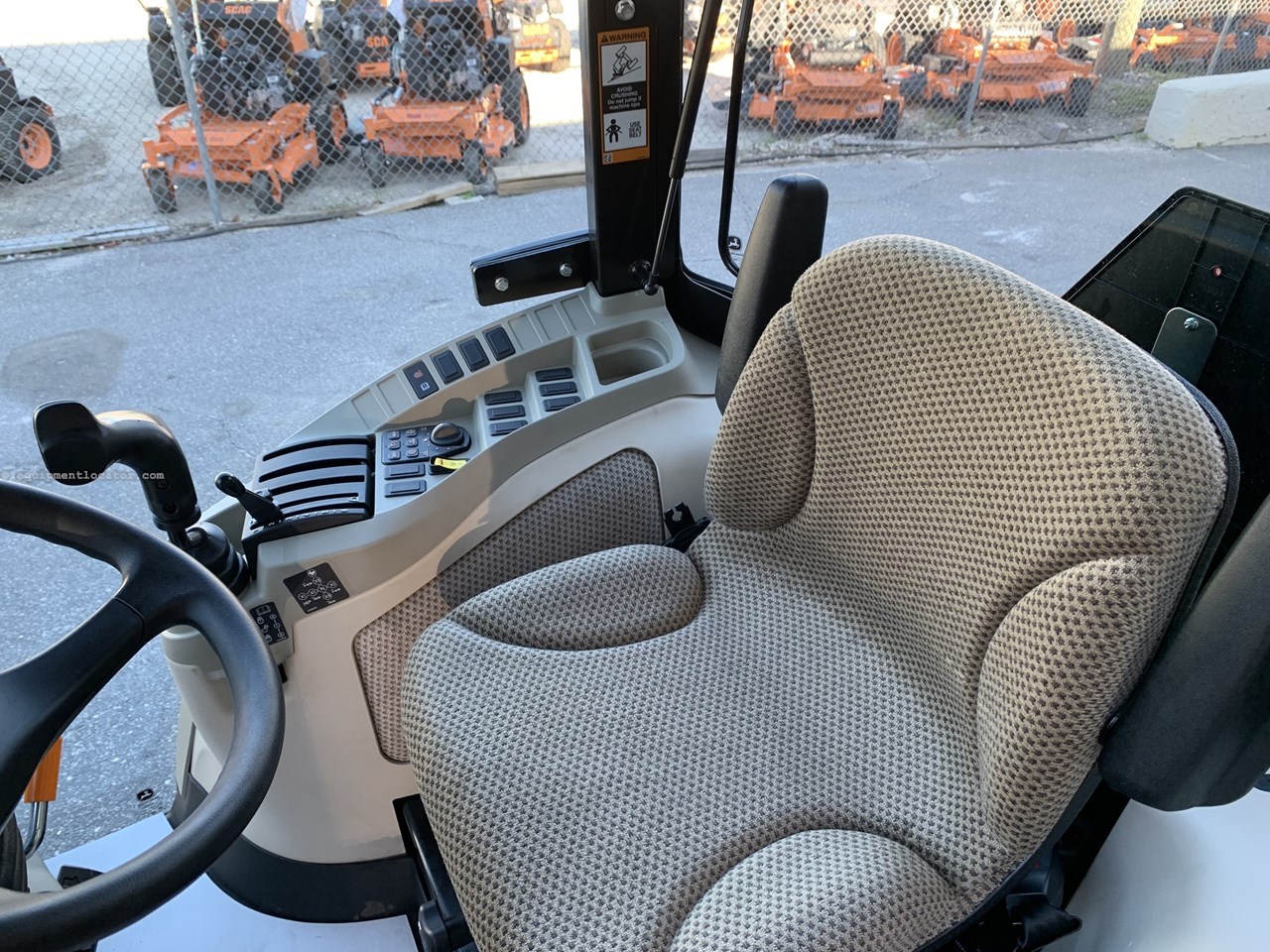 2025 John Deere 4052R Image 10