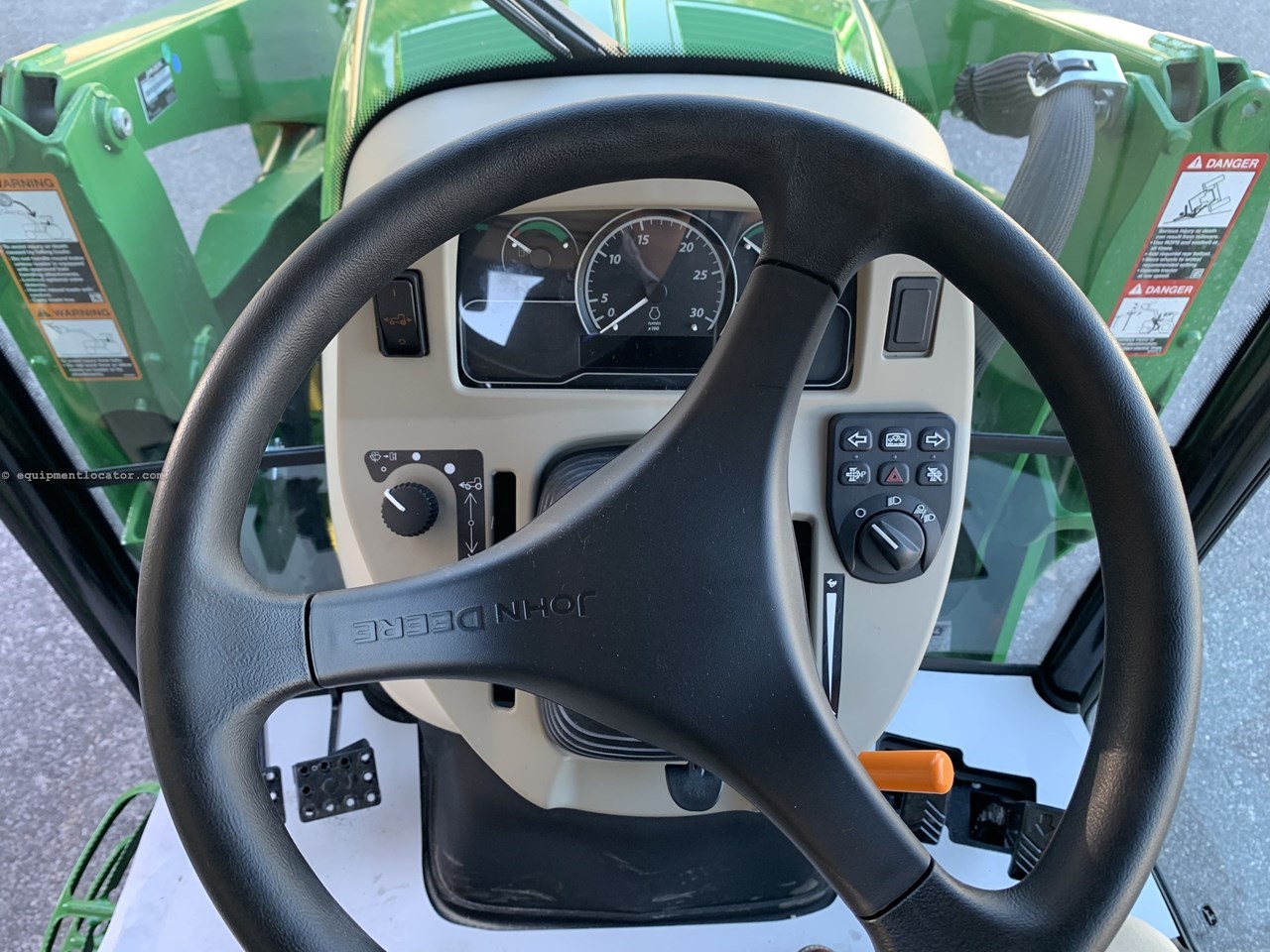 2025 John Deere 4052R Image 14