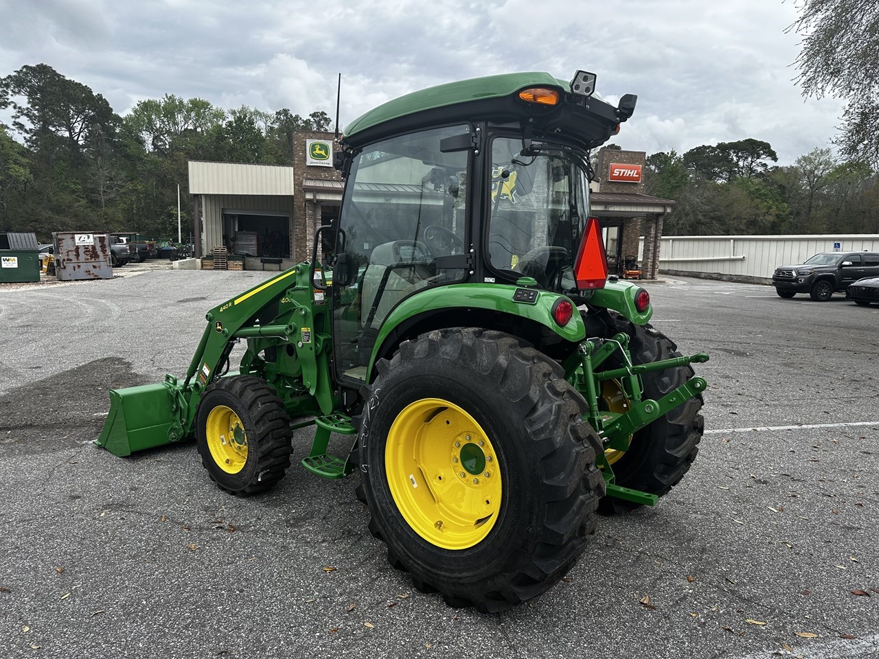 2026 John Deere 4066R Image 4