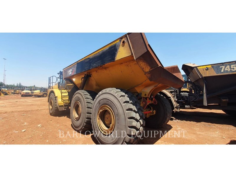 2017 Caterpillar 745-04LRC Image 4