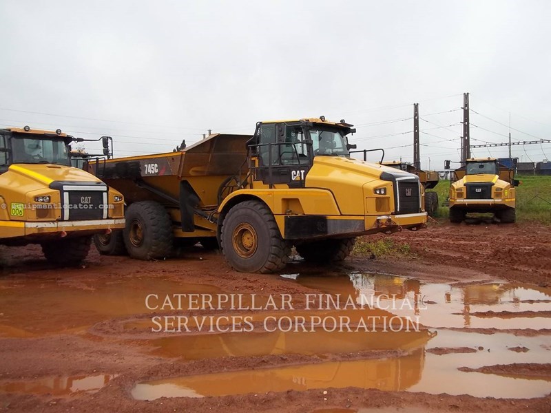 2017 Caterpillar 745-04LRC Image 2