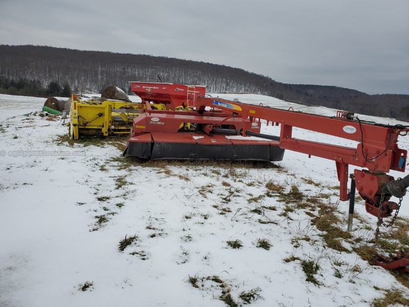 2009 New Holland H7450 Image 4
