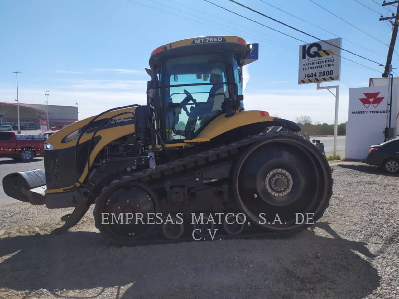 2013 Challenger MT765D Image 2