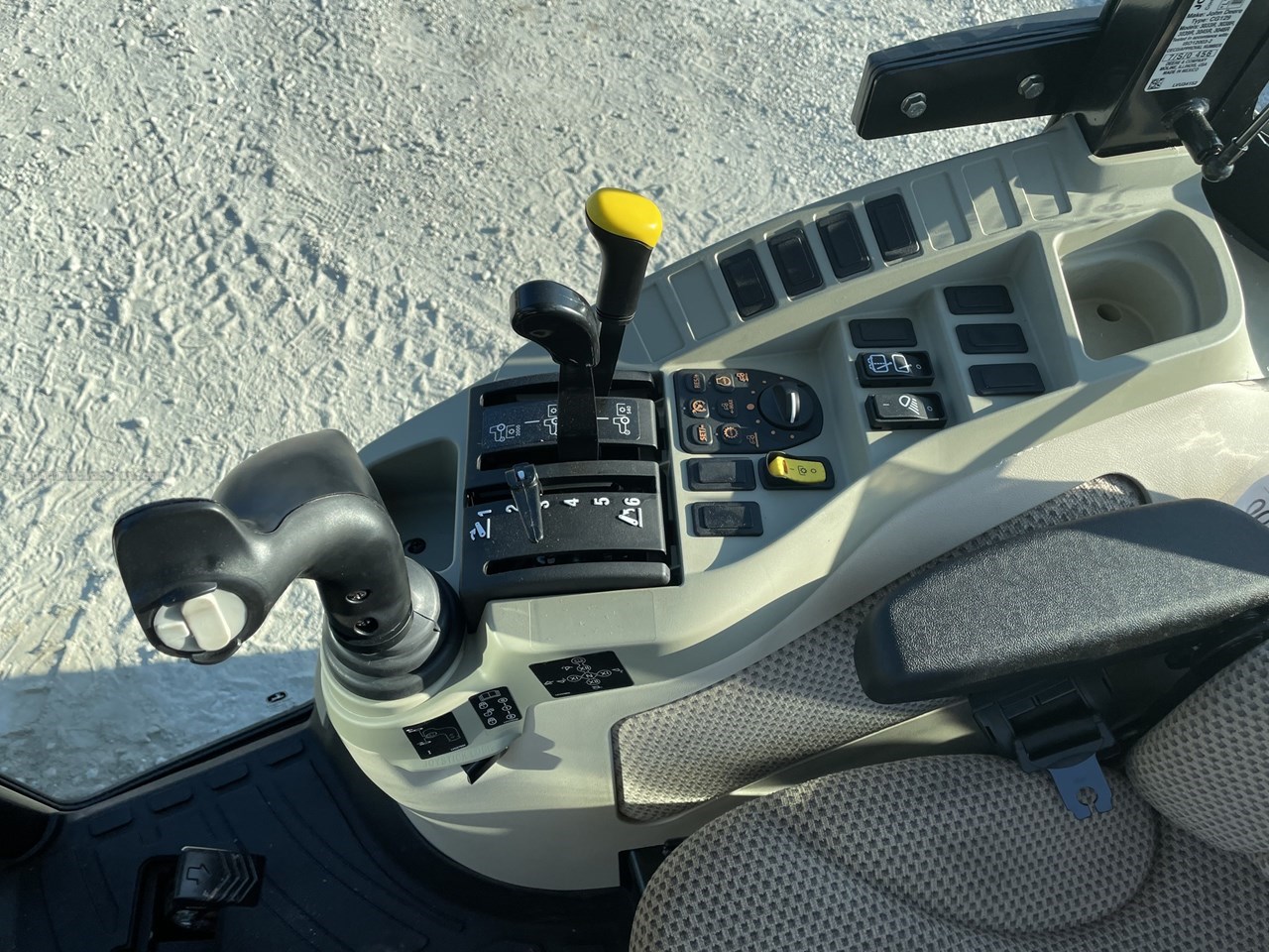 2026 John Deere 3039R Image 10