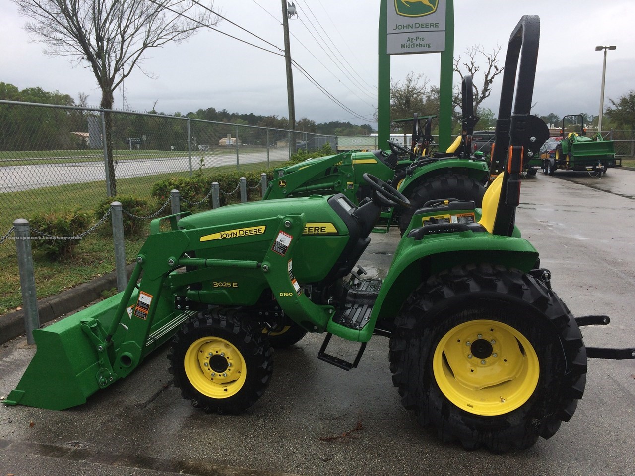 2022 John Deere 3025E Compact Utility Tractor For Sale in Middleburg