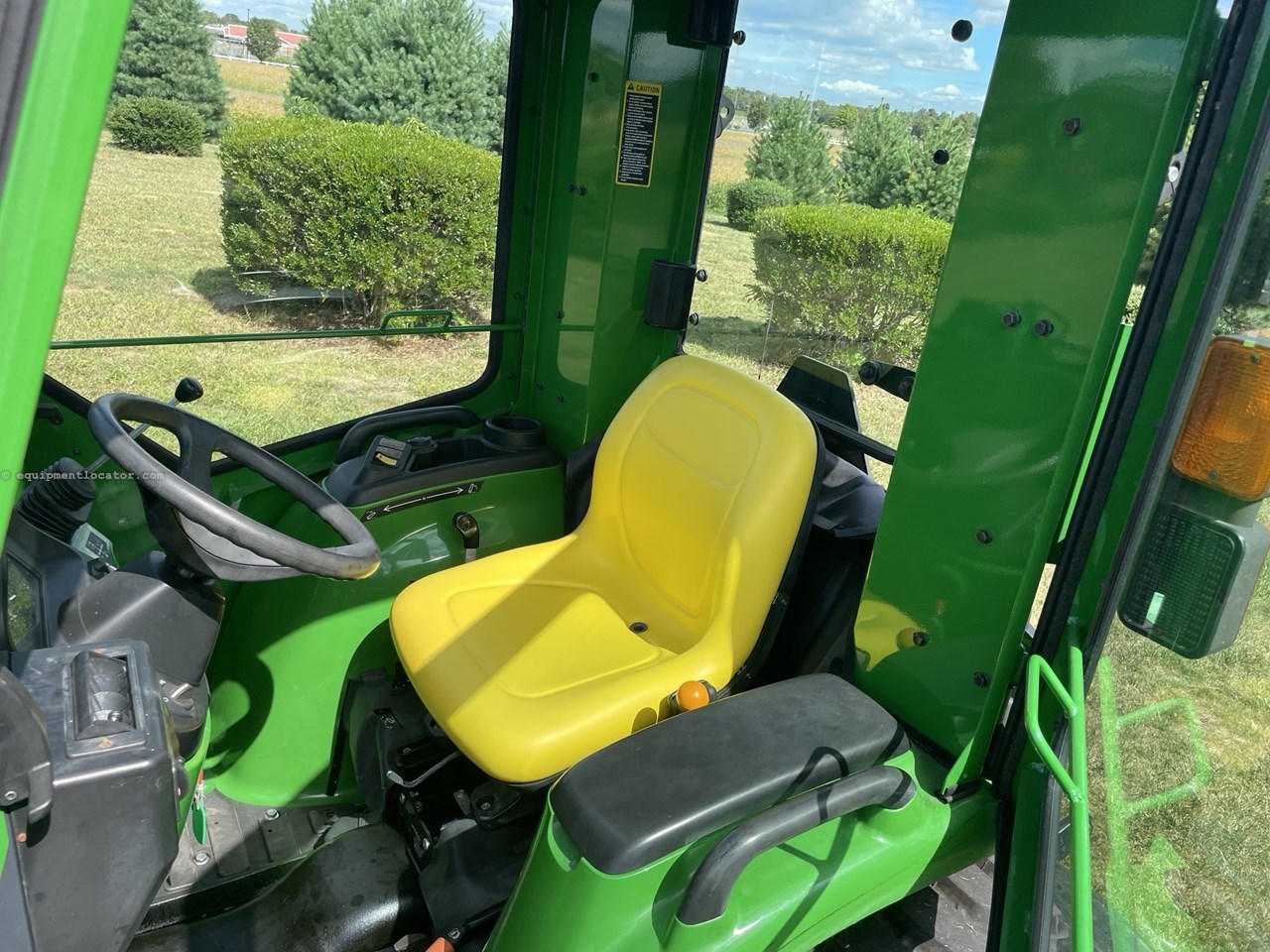 2018 John Deere 3032E Image 10