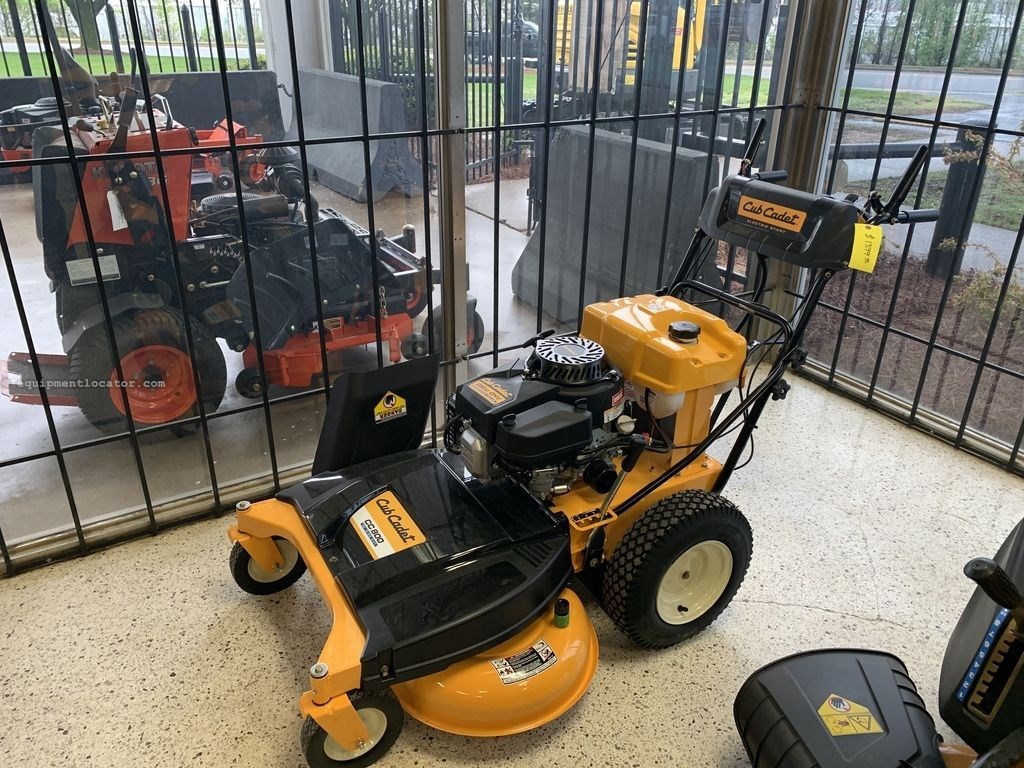 2021 Cub Cadet WideArea WalkBehind Mowers CC 800 Plæneklippertraktor Til salgCharlotte North