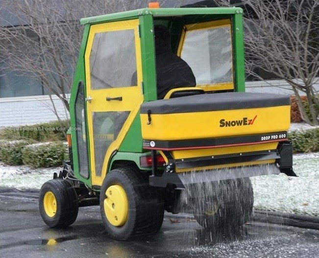 SnowEx SD600 drop spreader Image 2