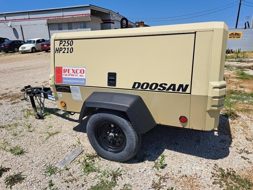 2019 Doosan Portable Power P250/HP210WDO-T4F Image 1