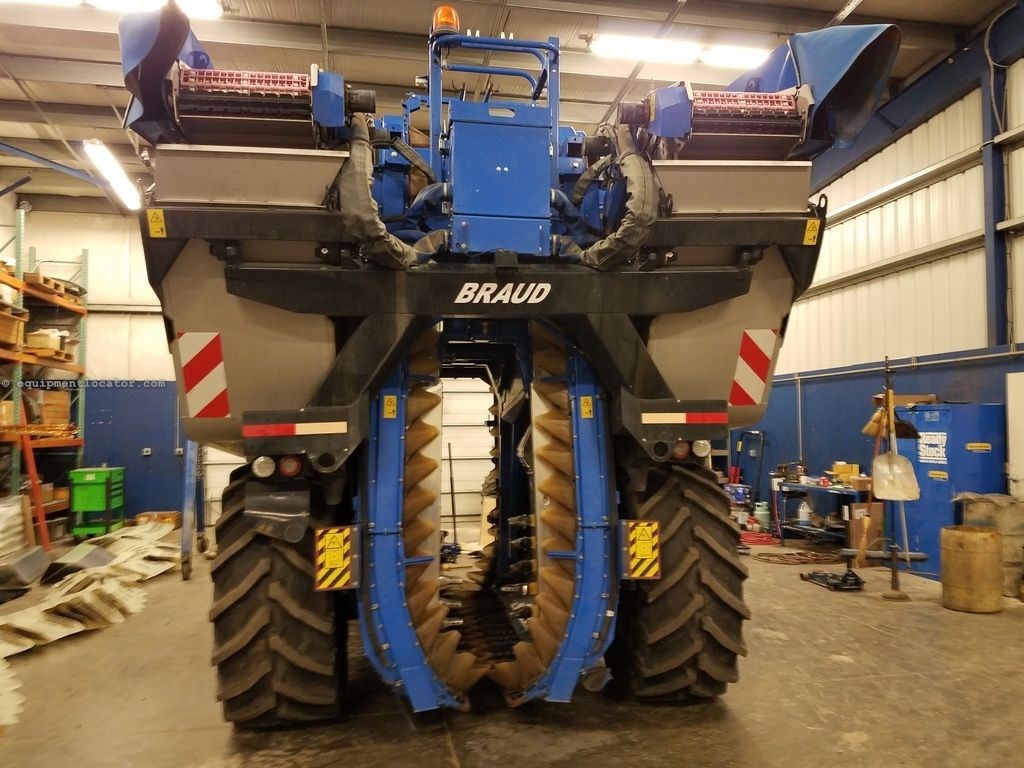 2019 New Holland 9070L Image 2