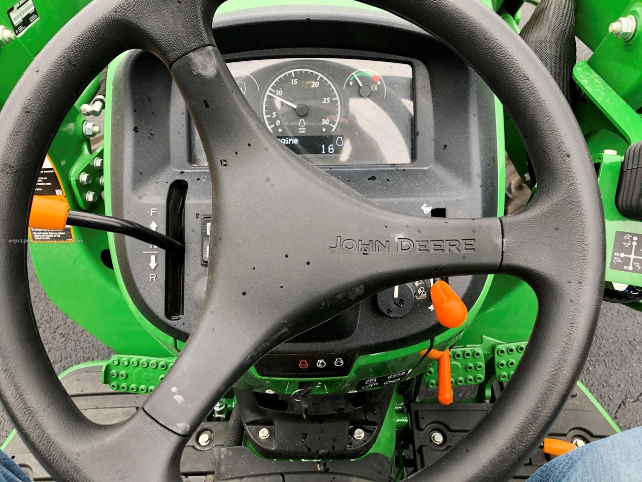 2024 John Deere 3043D Image 10