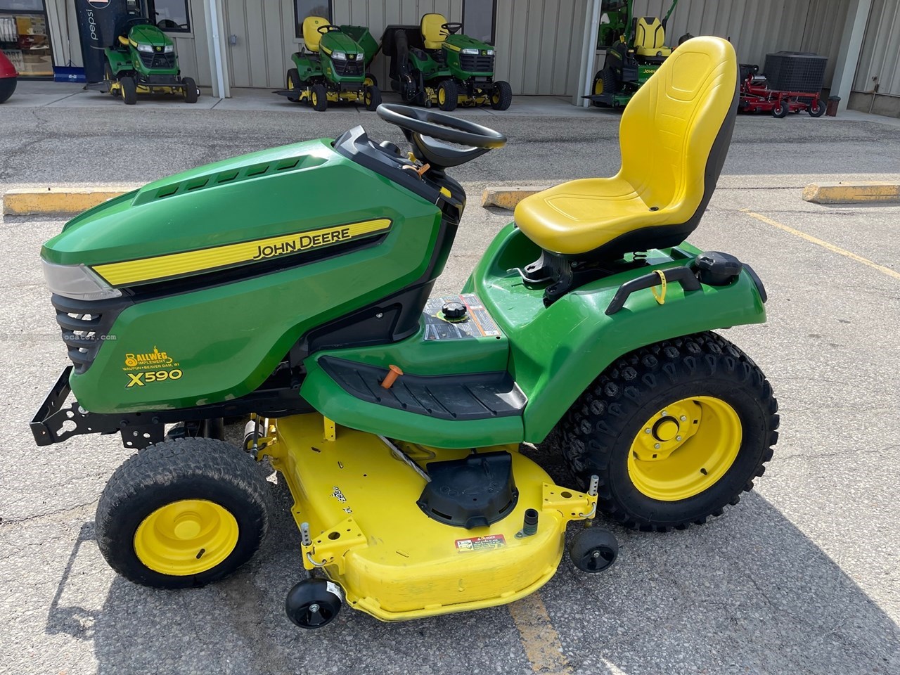 2019 John Deere X590 Riding Mower For Sale in Waupun Wisconsin