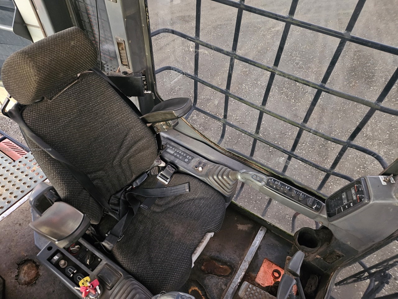 2014 Hitachi Z370F Image 10