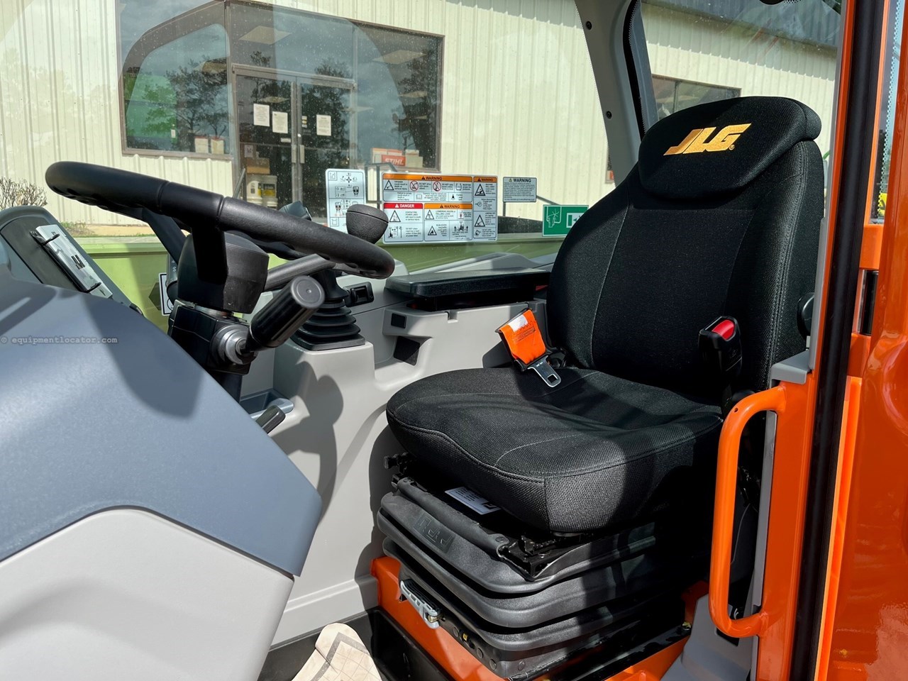 2026 JLG 823 Image 10