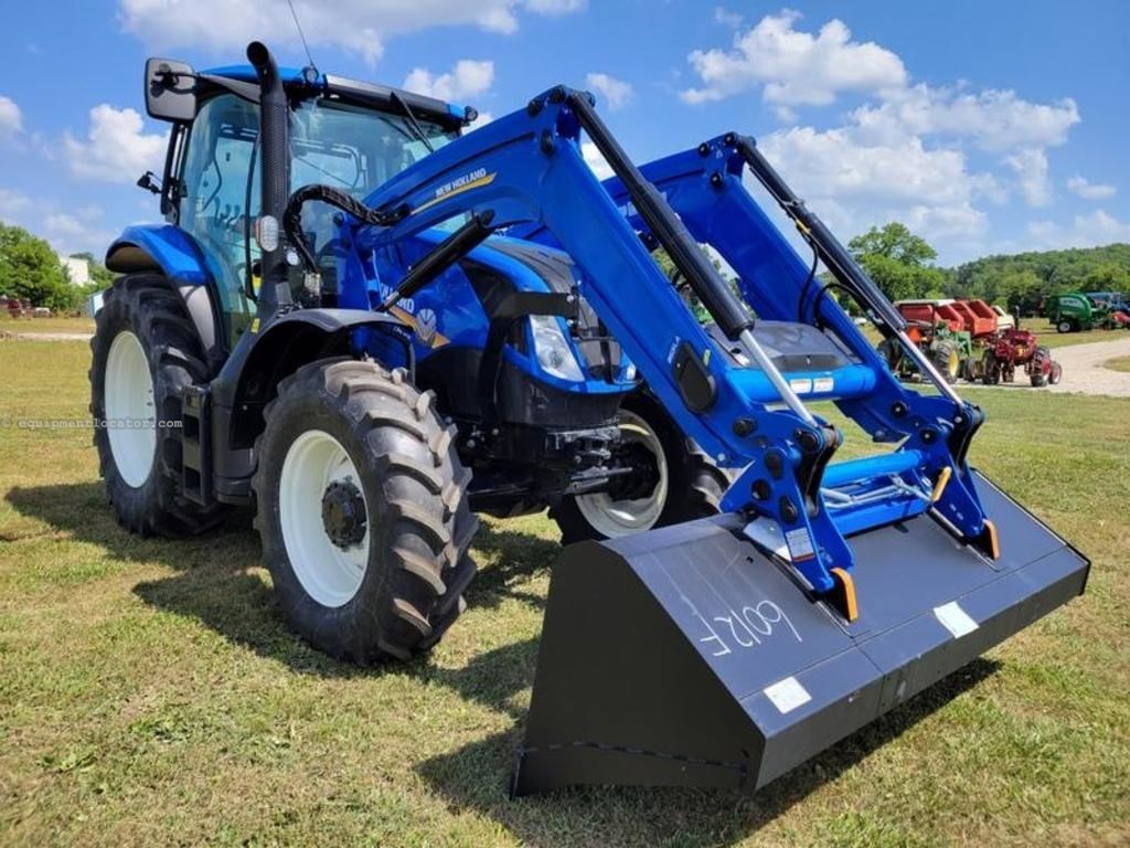 New Holland T6 Series T6.155 Electro Command Image 4