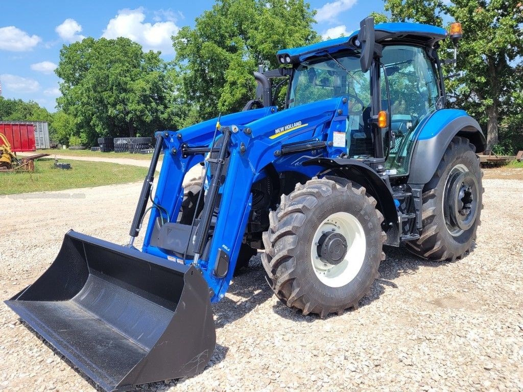 New Holland T5 Series – Tier 4B T5.140 Dynamic Command™ Image 1