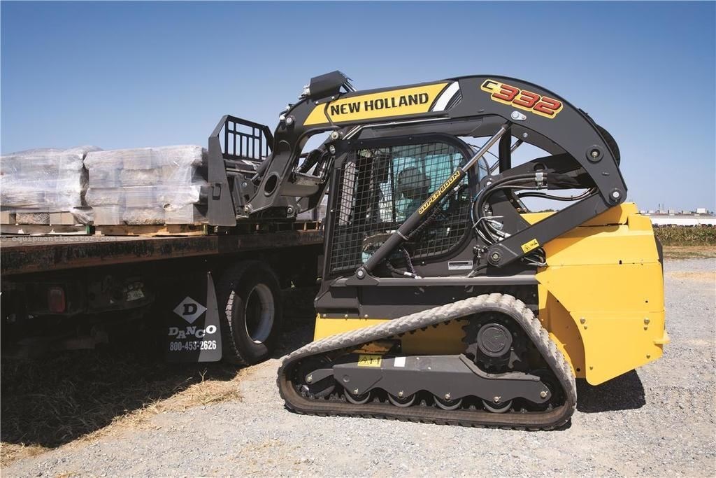 New Holland Compact Track Loaders C332 Image 1