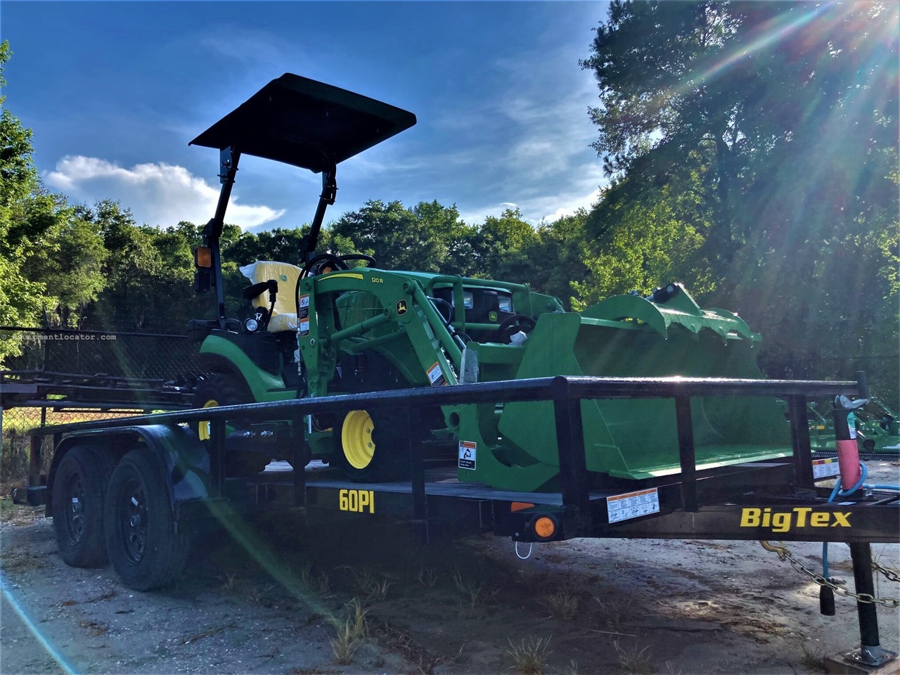 2024 John Deere 1025R Image 10