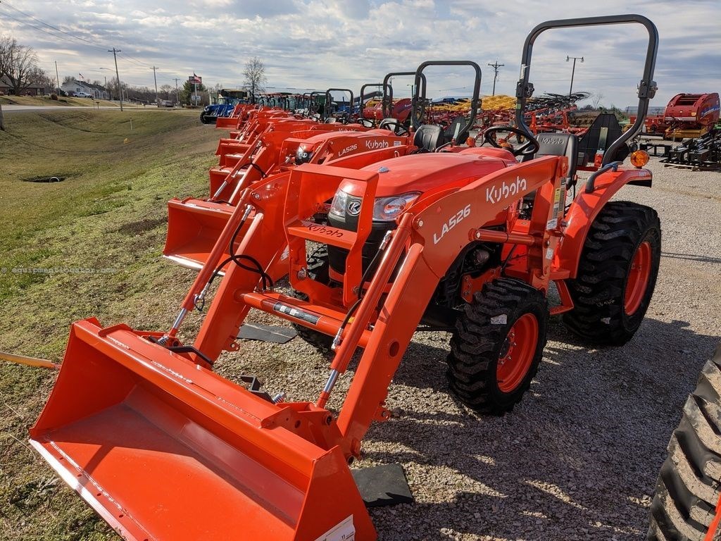 2022 Kubota Standard L Series L2501 Compact Utility Tractor برسم البيع