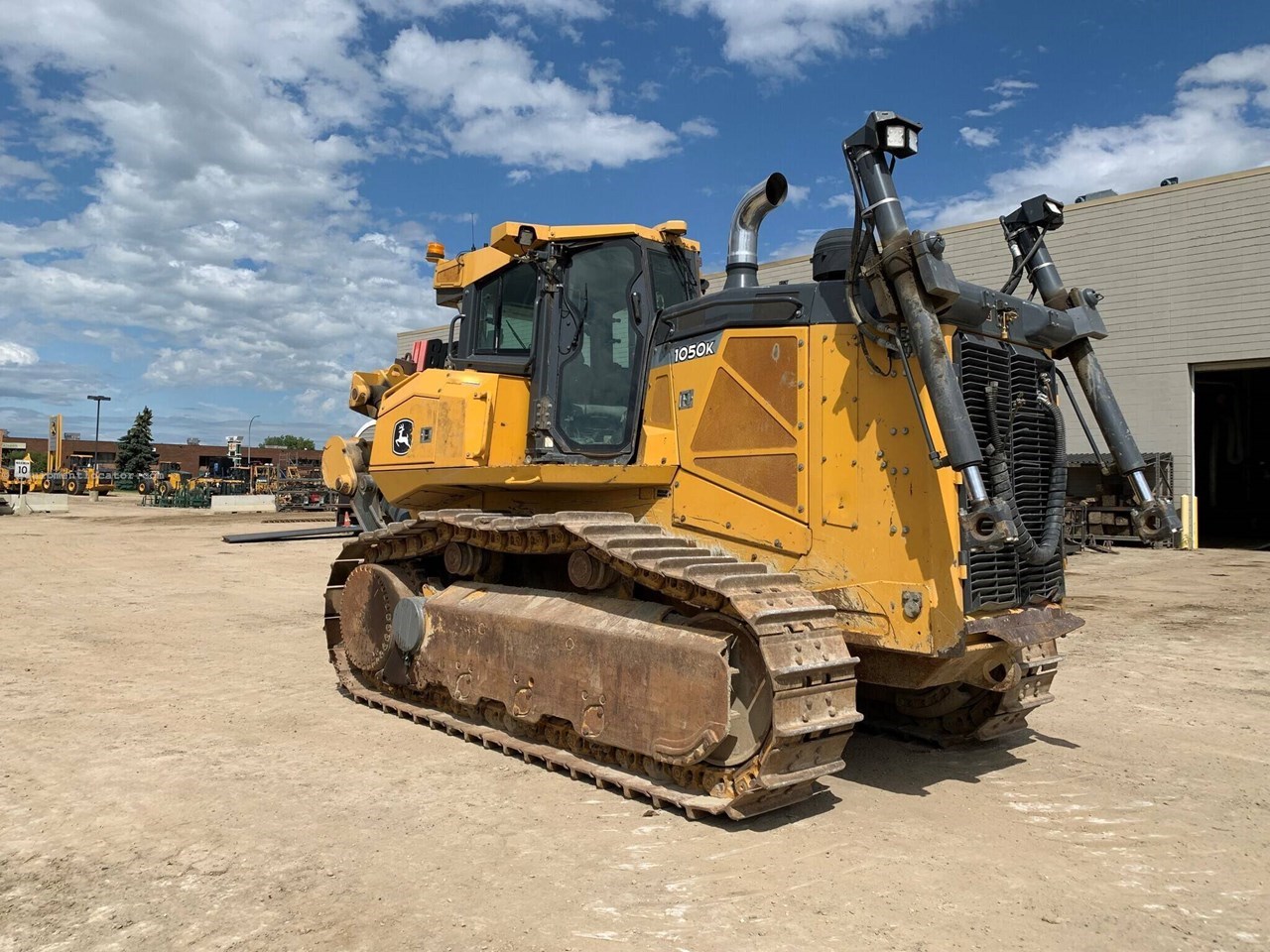 2015 John Deere 1050K Image 2