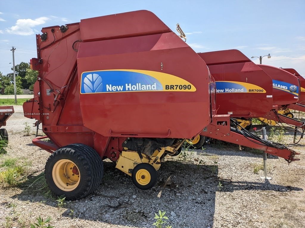 2007 New Holland BR7090 Image 1