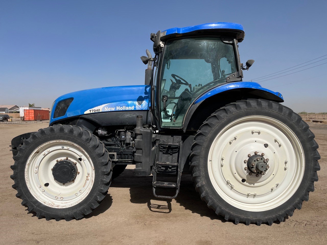 New Holland T7040 Image 1