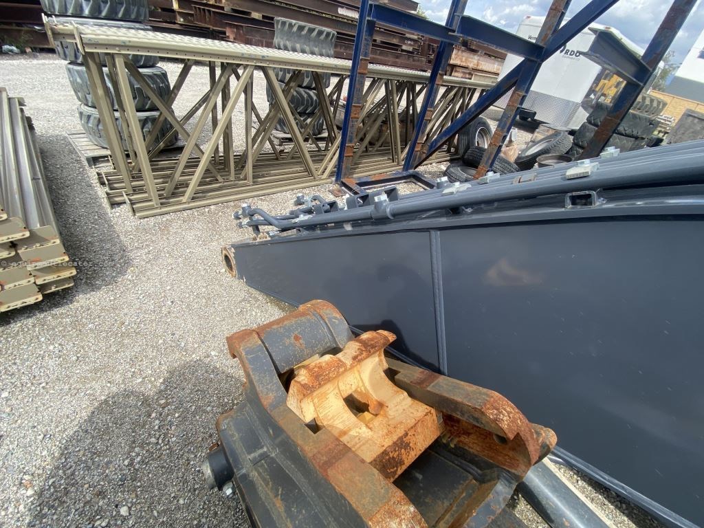 2019 John Deere 300ARM Image 10