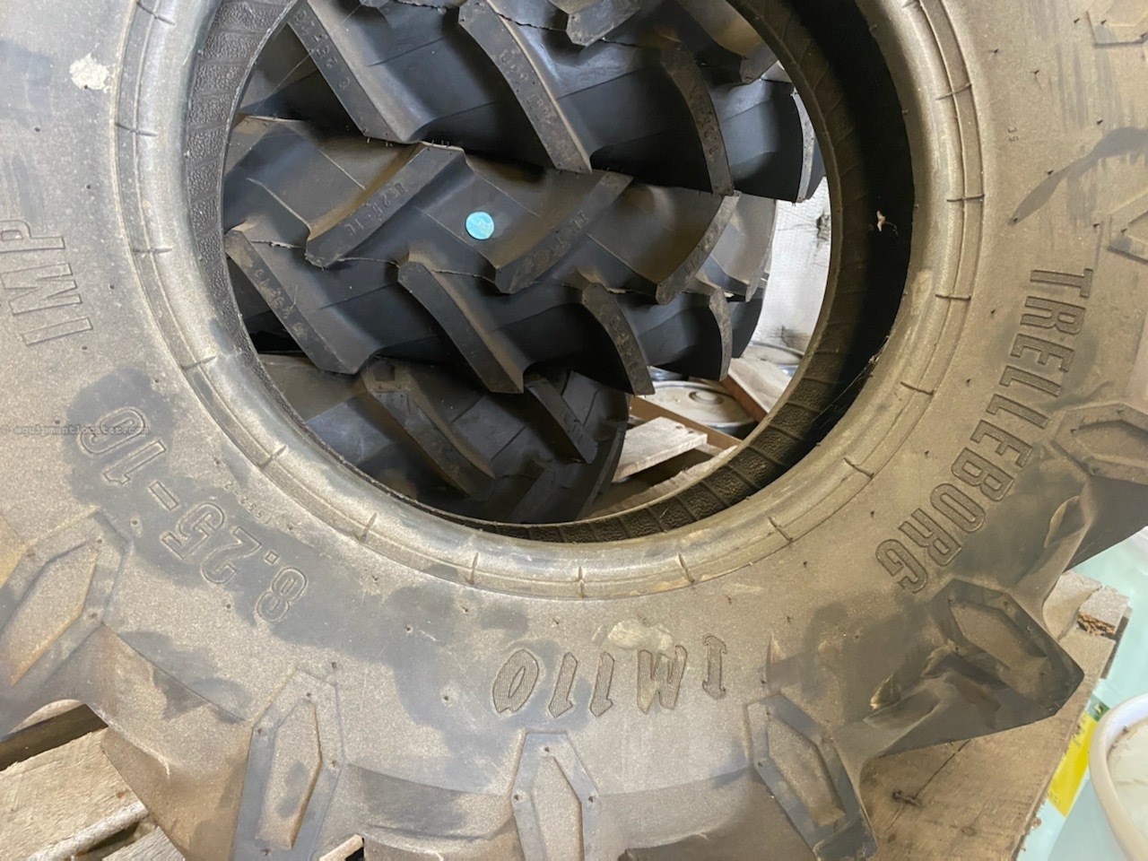 Trelleborg Trelleborg 8.25-16 Image 2