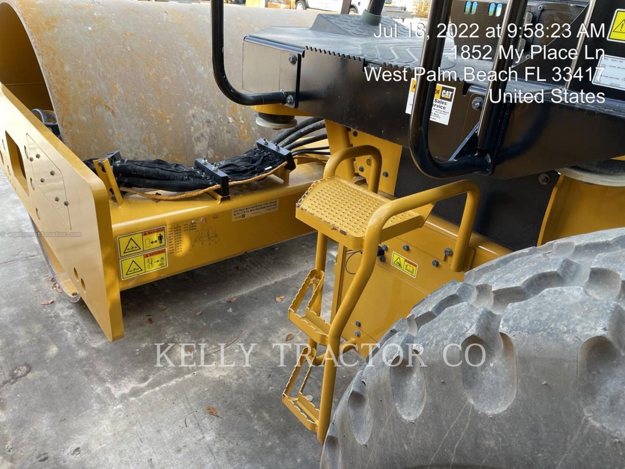 2021 Caterpillar CS56B Image 11