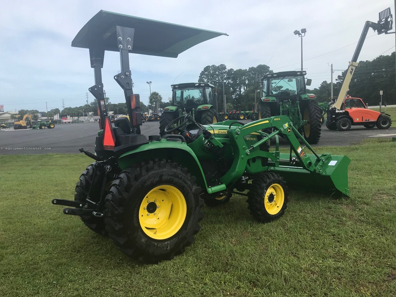 2023 John Deere 3032E W/ CANOPY Compact Utility Tractor For Sale in