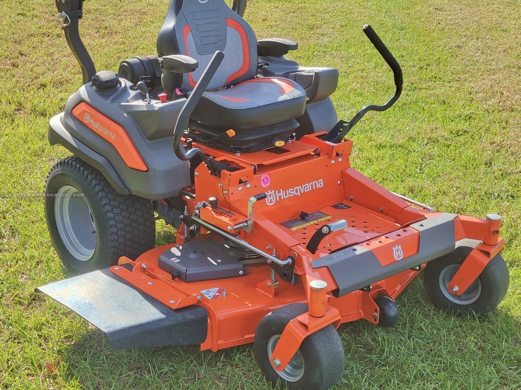 2023 Husqvarna Commercial ZeroTurn Mowers Z454XS Zero Turn Mower For Sale in Ocala Florida