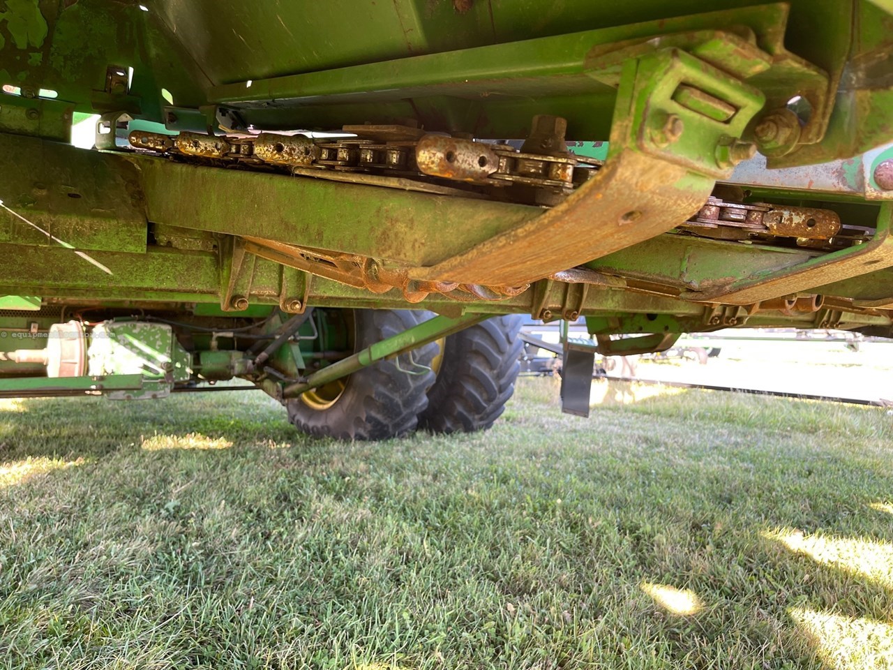 1989 John Deere 843 Image 10