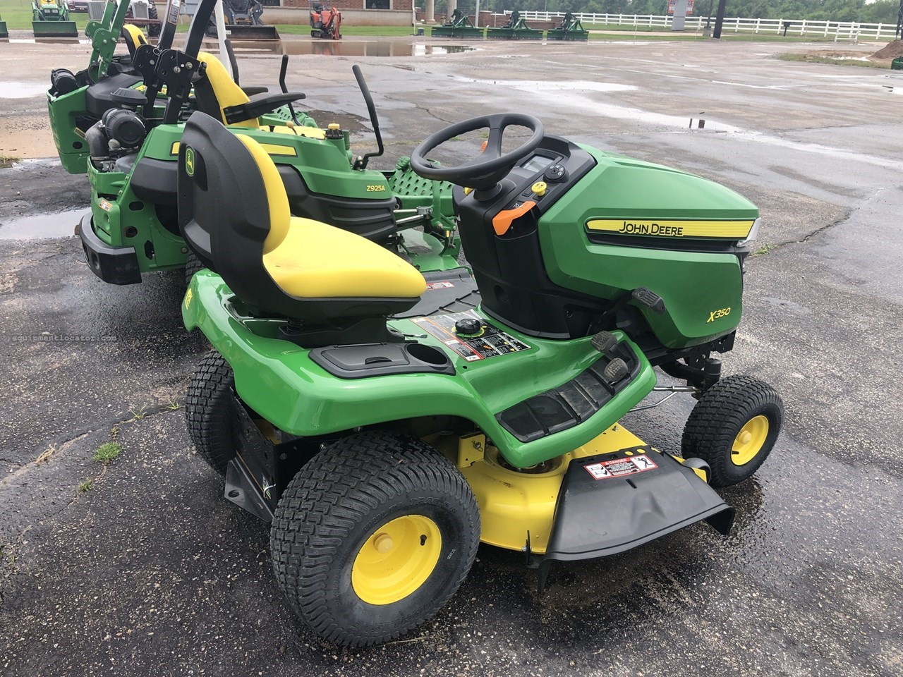 2022 John Deere X350 Image 2