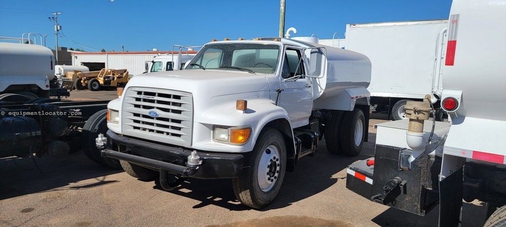 1998 Ford 8000 Image 1