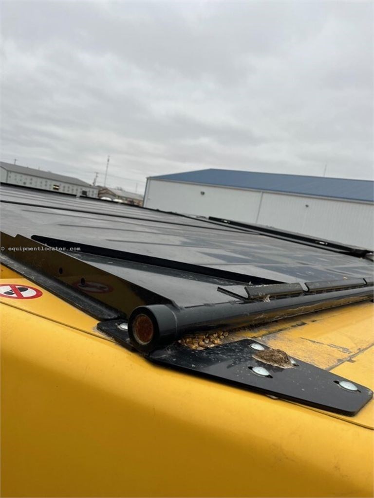 2021 New Holland CR9.90 Image 4