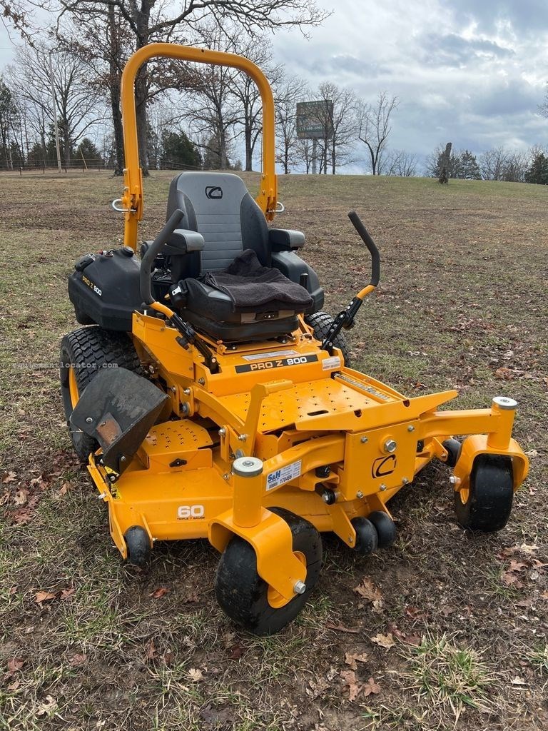 2022 Cub Cadet Commercial Zero Turn Mowers PRO Z 960 L EFI Zero Turn