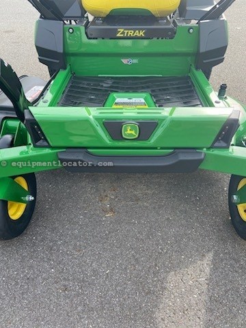 2025 John Deere Z320R Image 4