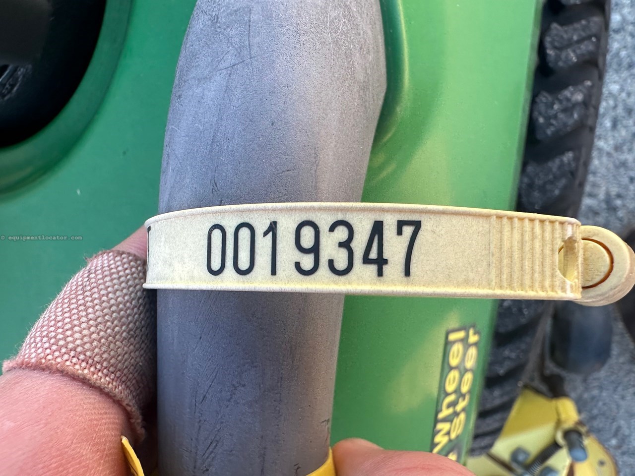 2006 John Deere X724 Image 10