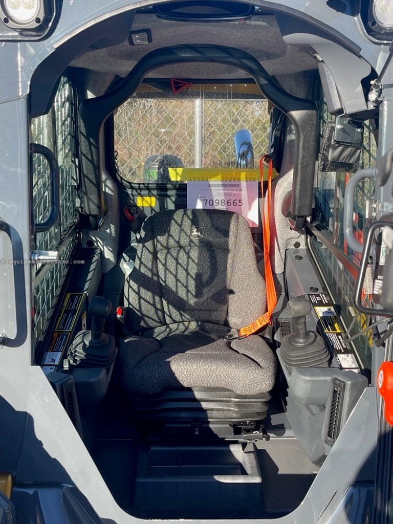 2025 John Deere 325G Image 10