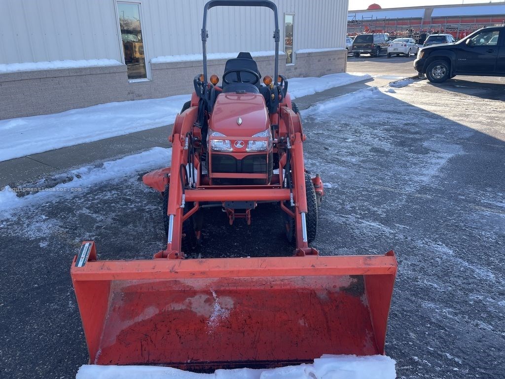 2011 Kubota B3200HSD Compact Utility Tractor For Sale in Alexandria