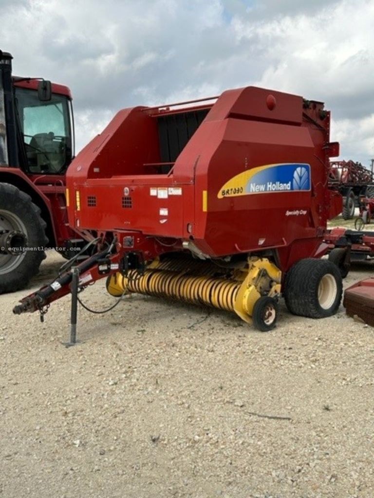 2010 New Holland BR7090 Image 1