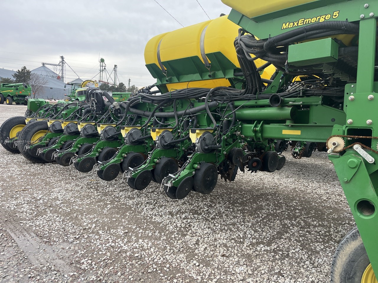 2015 John Deere 1775NT Image 4