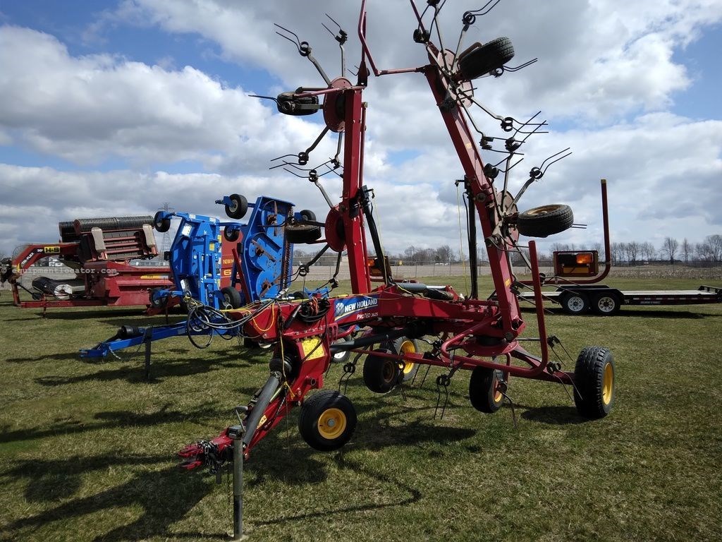 2014 New Holland ProTed™ Rotary Tedders 3625 Image 1