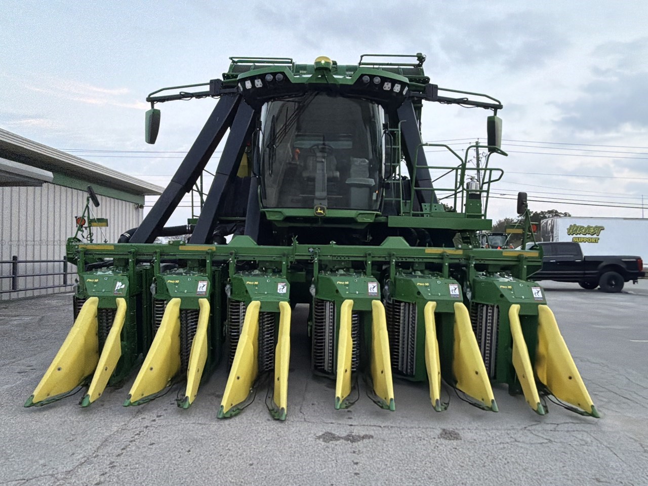 2022 John Deere CP770 Image 10