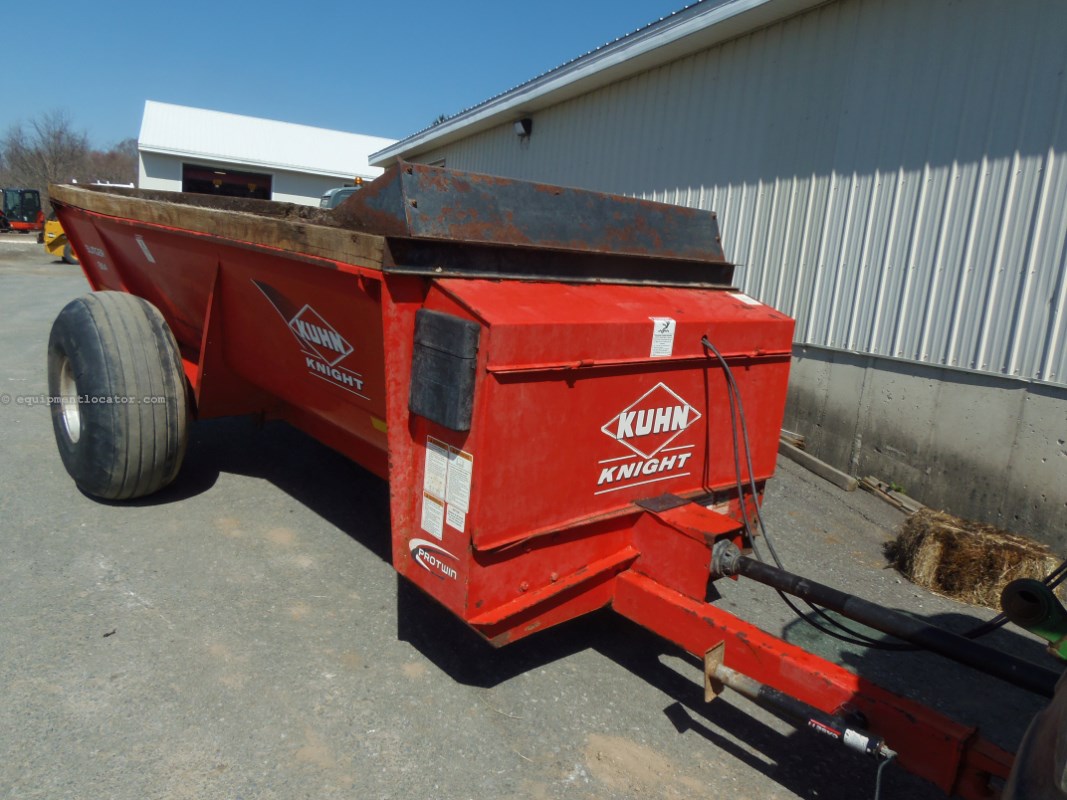2013 Kuhn Knight Slinger 8114 Manure SpreaderDry/Pull Type For Sale in