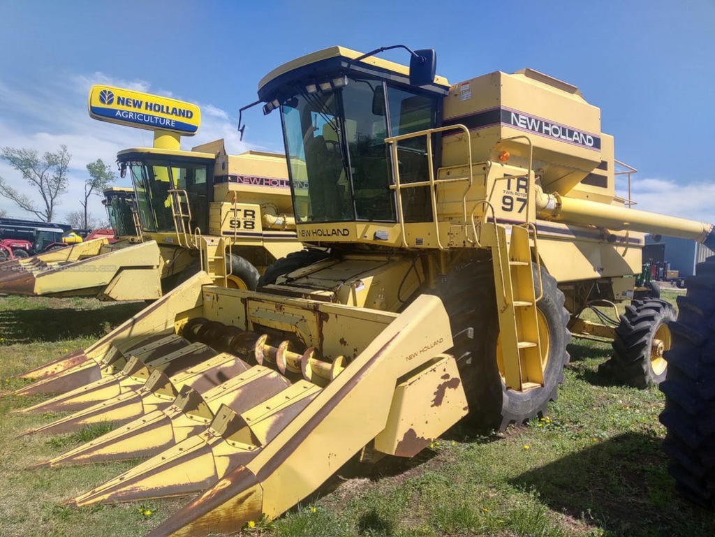 New Holland Combine TR97 Image 1