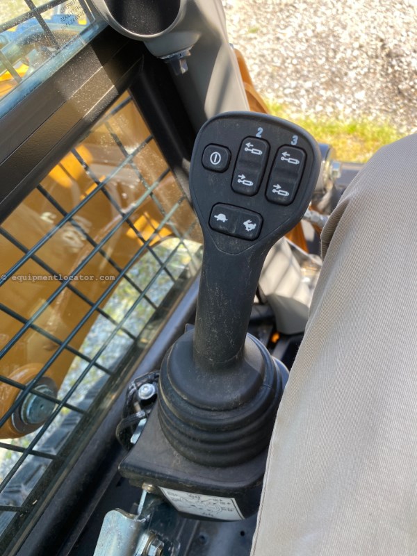 2023 Case TR270B Image 10