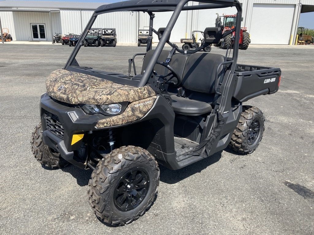 2023 Can-Am Defender DPS HD7 Mossy Oak Break-Up Country Camo Image 1